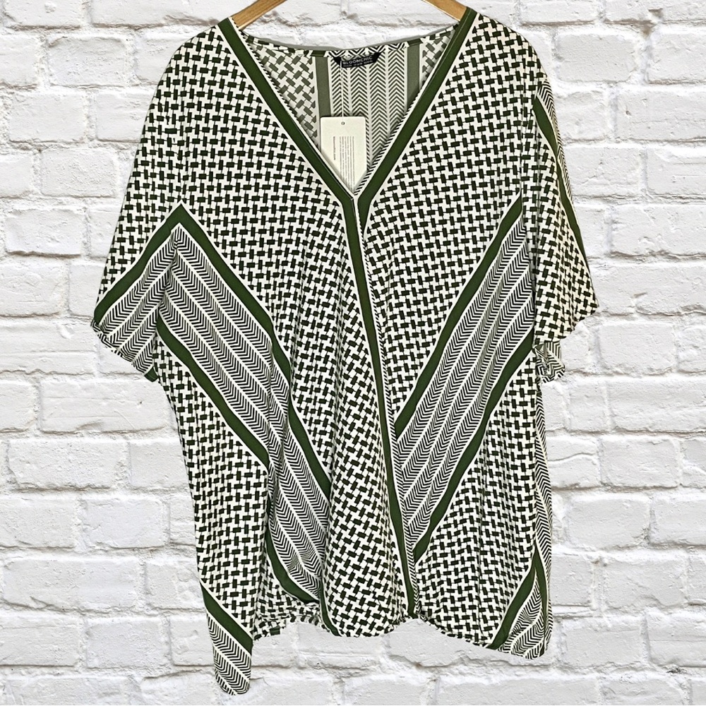 BloomChic Geometric Print Blouse